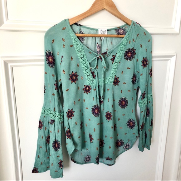 Pretty Floral Boho Top - Picture 2 of 5